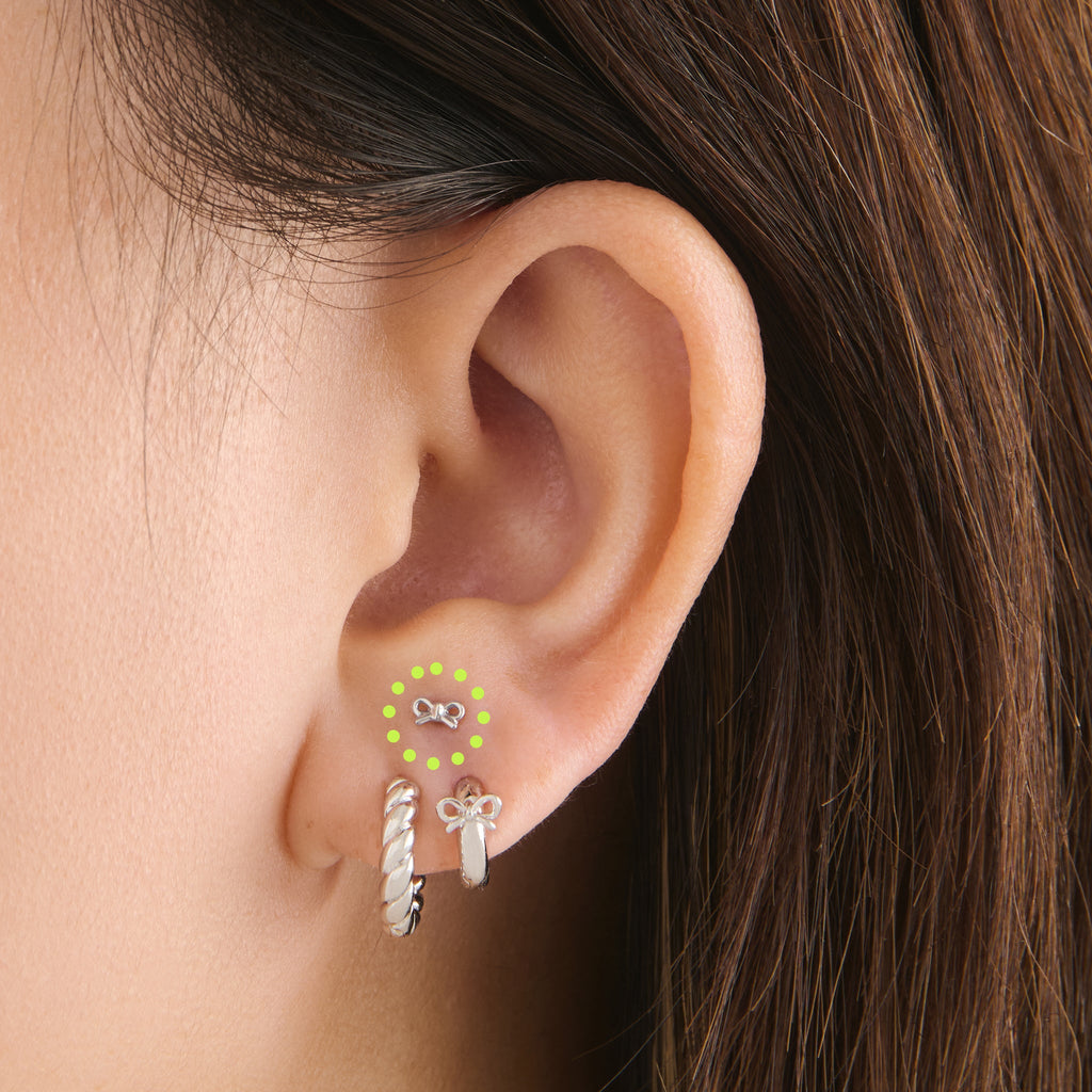 Bow Flatback Stud